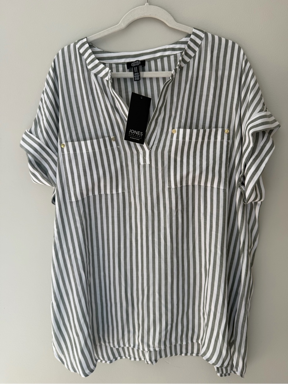 Jones New York Green and White Vertical Stripe Notch Pullover